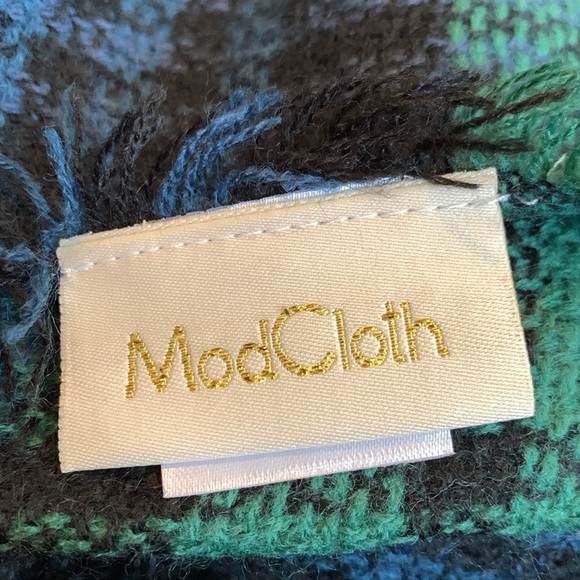 ModCloth’s Loch and Key Scarf in Green and Blue Plaid Super Soft & Cozy - Picture 5 of 10